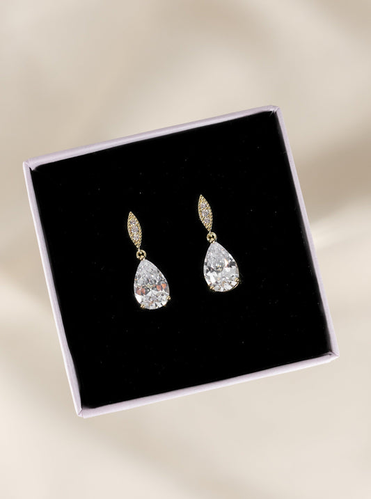 Light luxury flashing water drop zircon earrings