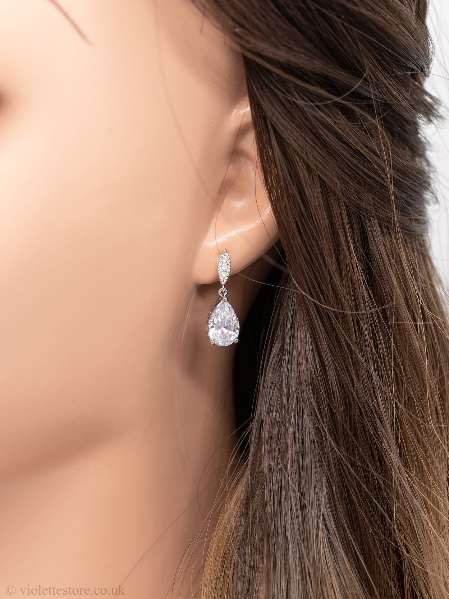 Light luxury flashing water drop zircon earrings
